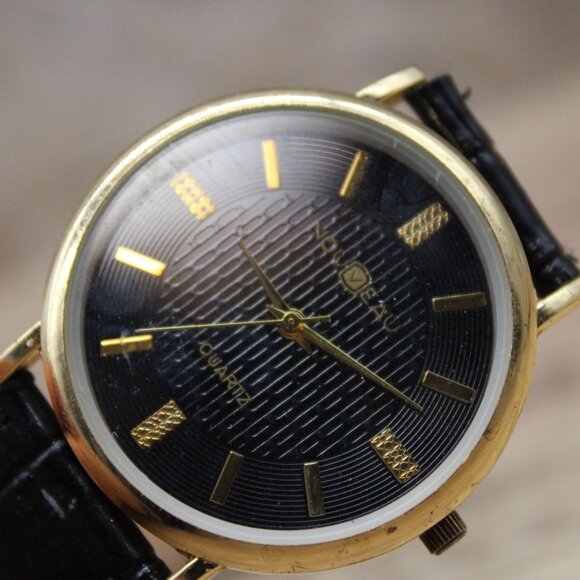 Vintage Noveau Watch Men Gold Tone Stainless Steel Classic Black Quartz Dial 90s - Picture 6 of 8